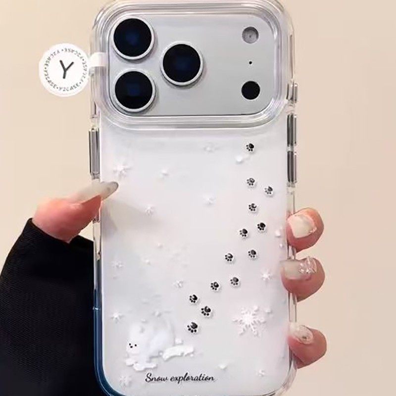 Kitten in the Winter Snow Case